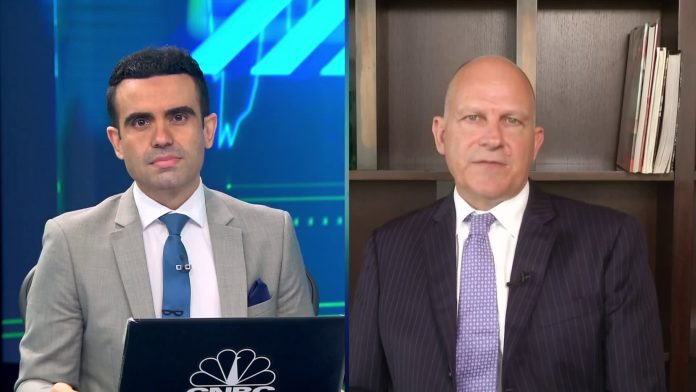 India's Vistara cuts flights as pilots' protest over salary revision leads to cancellations, delays