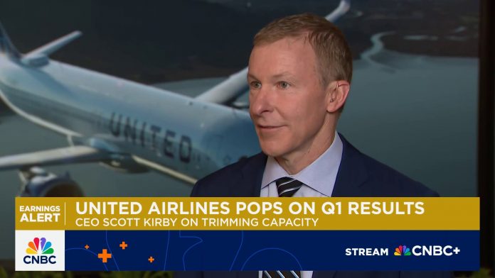 United Airlines gives two 2025 profit outlooks, calling economy 'impossible' to predict